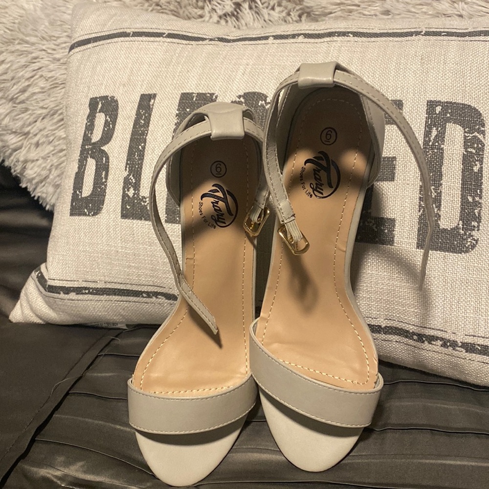 Cleaning out my closet. Heels sandals dress shoes size 6 gray